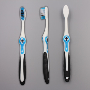 Cepillo de Dientes Manual para Adultos MC760 con Cabezal Pequeño Personalizado, Cerdas Suaves, Mango Antideslizante y Diseño Ergonómico - Product Image 3