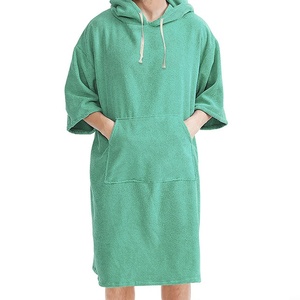 Peignoir <span class=keywords><strong>de</strong></span> plage en fibre ultrafine personnalisé avec matériau éponge <span class=keywords><strong>pour</strong></span> changer <span class=keywords><strong>de</strong></span> <span class=keywords><strong>cape</strong></span> à capuche <span class=keywords><strong>de</strong></span> surf - Product Image 6