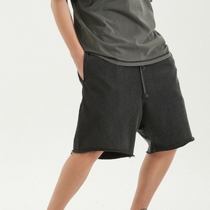 Shorts de travail vintage pour hommes de haute qualité, décontractés, en coton, athlétiques, en molleton français, uni, bord brut, lavage à l'acide, respirant, écologique - Product Image 5