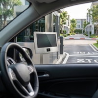 PC Panneau Robuste Extérieur 21 Pouces Lisible en Plein Soleil, Sans Ventilateur, Étanche IP67, avec Lecteur NFC RFID pour Système de Parking