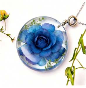 Kit de Résine UV Premium DIY avec Moules en Silicone à Durcissement Rapide pour Bijoux, Pendentifs, Boucles d'Oreilles, Porte-clés, Paillettes et Feuilles Métalliques - Product Image 2