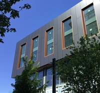 Panneau composite en aluminium (ACP) métallique argenté personnalisé 1,22 x 2,44 m, antistatique, ignifuge, pour hôtels modernes, garantie 20 ans