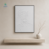 Seni Dinding Relief Bertekstur Siluet Wanita Bunga Putih Lukisan Still Life Dilukis Tangan dengan Tepi Perak