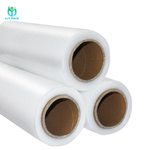 Rouleau de film étirable PE LLY PACK, surface transparente et lisse pour machine d'emballage automatique - Product Image 1