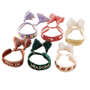 Logotipo personalizado regalo nombre letras hecho a mano trenzado borla ajustable 3D textos encanto tela amistad tejido bordado pulsera - Product Image 2
