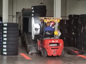 Neumático de Acero para Camión MARVEMAX 295/80R22.5 315/80R22.5 11.00R20 385/65R22.5, Llantas Comerciales para Camión y Autobús para Todas las Posiciones - Product Image 1