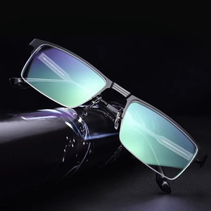 Gafas Progresivas Multifocales con Marco Metálico Rectangular TR90 Everglint, Gafas Ópticas con Protección Anti Luz Azul para Lectura y Computadora para Hombres Mayores - Product Image 2