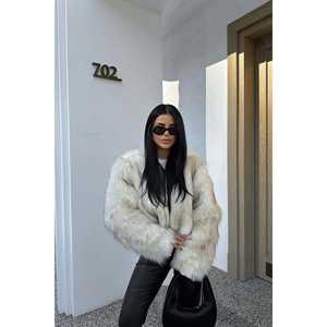 Abrigo/Chaqueta de Lana Tejida con Detalles de Piel de Visón, Conejo y Zorro, Teñido, Estampado a Cuadros, con Botones, Color Blanco Hueso - Product Image 3