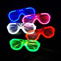 Lunettes de soleil lumineuses LED pour Noël, accessoires de cosplay pour adultes et enfants, jouet lumineux pour Halloween, accessoires de fête néon