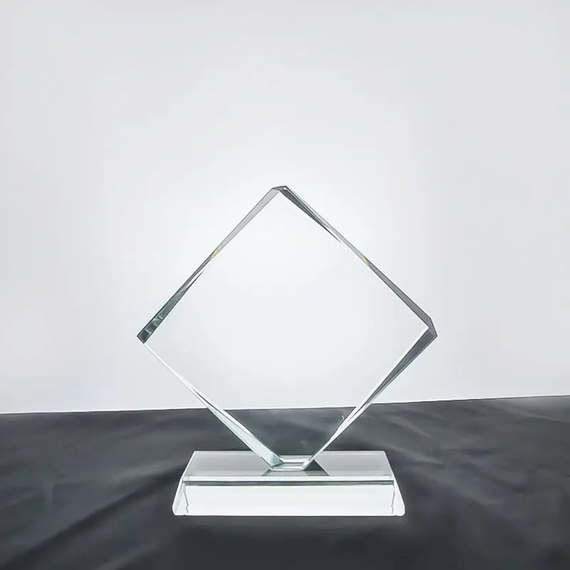 Trofeo de cristal sin terminar a granel Recuerdos de premio de trofeo de cristal personalizados