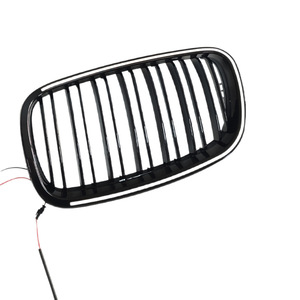 Grille LED BMW X5 E70 E71 avec éclairage double ligne, remplacement avant, matériau ABS noir - Product Image 5