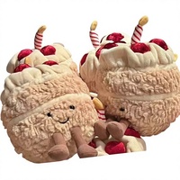 Peluche Super Douce en Forme de Poupée Gâteau d'Anniversaire Cerise Arc-en-ciel Britannique avec Rembourrage en Coton PP, Cadeau d'Anniversaire Créatif et Adorable pour Filles