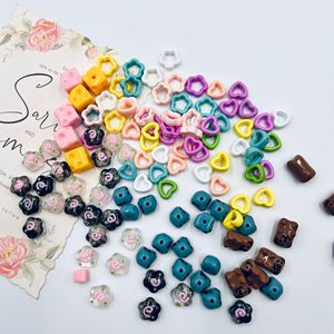 Perles acryliques de styles variés, creuses, <span class=keywords><strong>en</strong></span> forme de cœur, de fleur, d'ours et <span class=keywords><strong>en</strong></span> forme de cube, pour <span class=keywords><strong>la</strong></span> fabrication de bracelets, de porte-clés et de bijoux DIY - Product Image 2