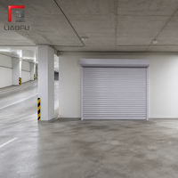 Porte à enroulement en acier isolée et rembourrée de mousse de 77 mm, robuste, avec conception coupe-vent pour garage et usine