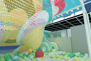 Filet de sécurité arc-en-ciel personnalisé pour cabane dans les arbres, double couche, filet d'escalade robuste, équipement de jeu souple pour aire de jeux intérieure, balançoire pour enfants - Product Image 4