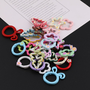 แหวนสปริงลายเพ้นท์น่ารัก อุปกรณ์ตกแต่งเครื่องประดับ DIY สำหรับกระเป๋า พวงกุญแจ ของตกแต่ง ชุบโลหะ ลายแมว รูปต้นคริสต์มาส - Product Image 3