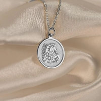 Collier pendentif de jardin de cheval gravé en plaqué or 18K en acier inoxydable bijoux équestres étanches cadeau de piste de course de chevaux