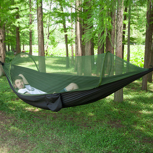 <span class=keywords><strong>Hamac</strong></span> <span class=keywords><strong>de</strong></span> camping portable en nylon avec sangles d'arbre et sac <span class=keywords><strong>de</strong></span> transport, capacité <span class=keywords><strong>de</strong></span> 500 livres et moustiquaire pour la randonnée - Product Image 3