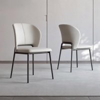 Chaise de salle à manger design nordique moderne, style minimaliste italien, luxe léger, sensation haut de gamme, structure en acier, revêtement en cuir, pour usage hôtelier