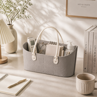 Panier de rangement minimaliste en cuir gris clair durable avec double poignée, multi-usages, texture croco gaufrée pour entrée et chambre