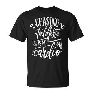 T-shirt Chasing Toddlers Is My Cardio à col rond et manches courtes, impression sérigraphique, pour femme adulte - Product Image 1