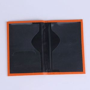 Porte-passeport personnalisé en cuir PU fin avec logo sur mesure, fabriqué aux États-Unis - Product Image 4