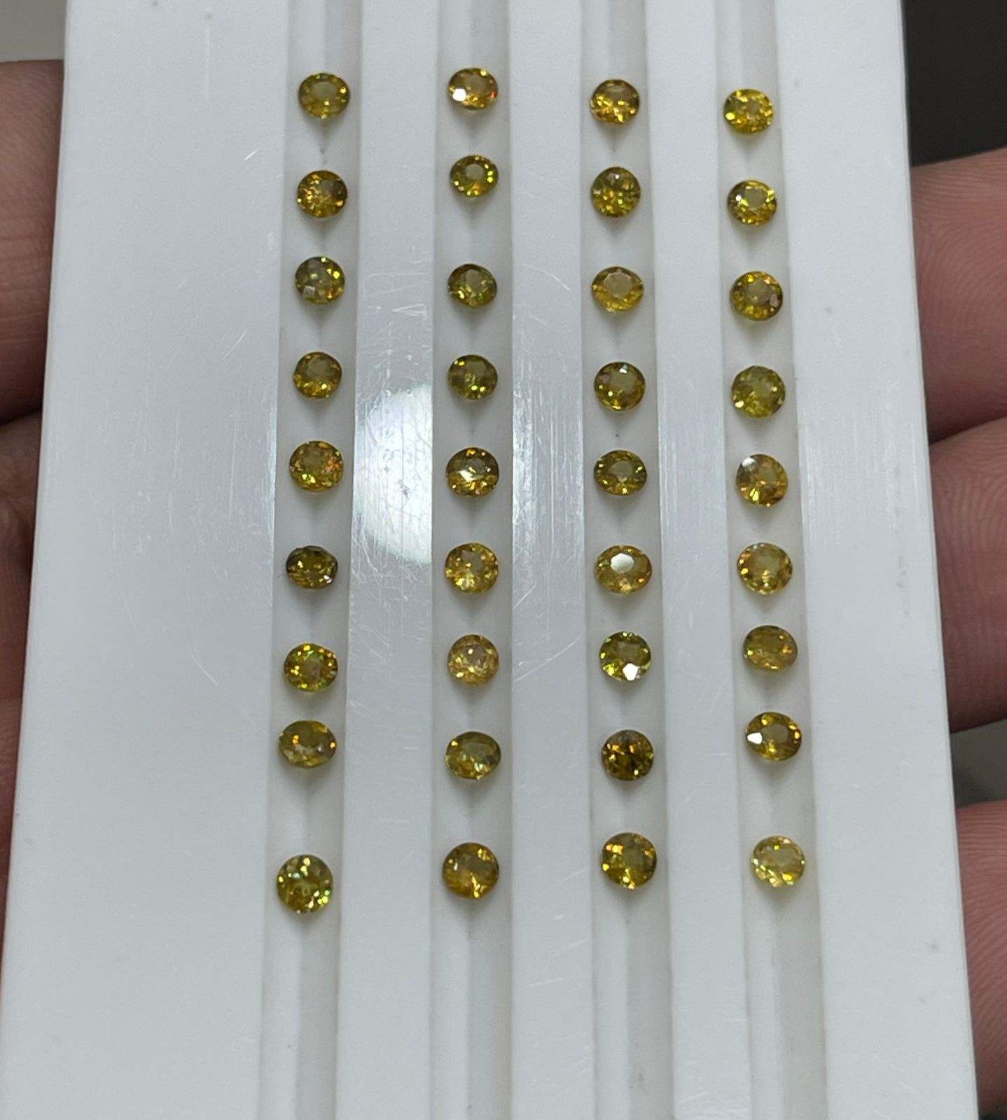 สีเขียว