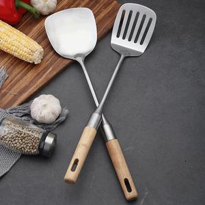 Ensemble d'ustensiles de cuisine en acier inoxydable, 4 pièces, spatule et cuillère résistantes à la chaleur avec manche en bois, pour usage en cuisine - Product Image 3