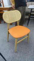 Chaise de salle à manger moderne de style d'Asie du Sud-Est en gros à prix avantageux avec dossier en rotin tressé pour restaurant, hôtel, salon, cadre en métal