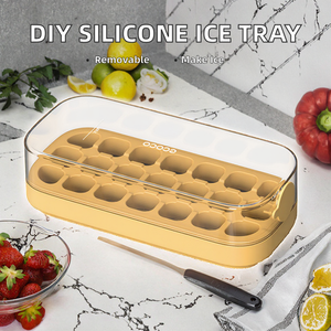 Machine à glace manuelle flexible en plastique CH12, capacité 400 ml, sans alimentation électrique, lavage à la main uniquement, blanche avec poignée marron - Product Image 2