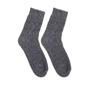 Calcetines térmicos para mujer, calcetines de media pantorrilla con forro polar grueso, cálidos, de algodón, de color sólido, antideslizantes, para uso informal en otoño e invierno - Product Image 5