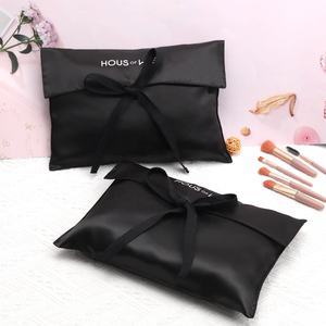Sobre de embalaje de ropa de lencería con logotipo personalizado impreso, bolsa de satén con lazo, peluca de <span class=keywords><strong>pelo</strong></span> de lujo negra, bolsa de seda con solapa antipolvo - Product Image 2