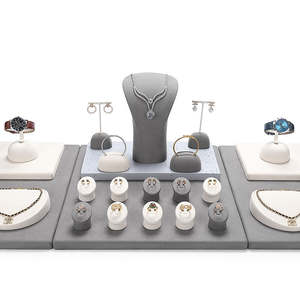 Expositor de microfibra gris al por mayor, personalizable, para pulseras, collares, anillos y pendientes, juego de expositores de joyería. - Product Image 3