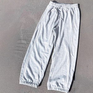 Pantalones de chándal de gran tamaño con estampado personalizado para hombre, ropa de calle holgada acampanada con opciones de impresión personalizadas - Product Image 4