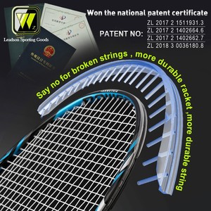 Nouvelle Arrivée <span class=keywords><strong>Raquette</strong></span> de <span class=keywords><strong>Badminton</strong></span> en Alliage d'Aluminium et Composite de Carbone avec Technologie de Conception de Protection Offensive - Product Image 1