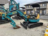 Mini-excavatrice sur chenilles d'occasion du Japon, modèle 2023, 90% neuve, 2000 heures, 2 tonnes, avec moteur, boîte de vitesses et alternateur.
