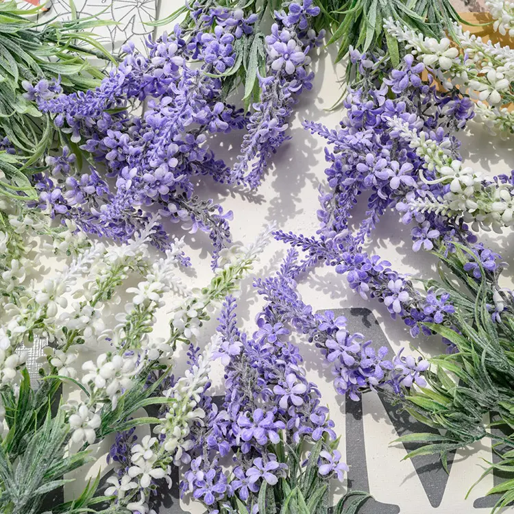 زهور لافندر صناعية من الحرير K-0526 تُستخدم كقطع مركزية على طاولات حفلات الزفاف ولتزيين المطبخ والمكائن الداخلية والخارجية باقة نباتات تحاكي الواقع