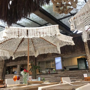 Sombrilla de Playa con Dosel Tejido, Borlas de Crochet y Flecos de Macramé de Diseño Moderno para Uso Exterior en Hoteles, Parques y Gimnasios - Product Image 1