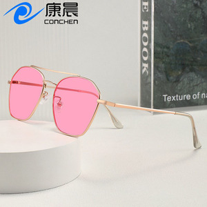 Lunettes de soleil métalliques pour femmes sur le thème de l'océan QC3647 Protection UV400 Monture noire Verres PC Protection solaire Cyclisme Mode - Product Image 3