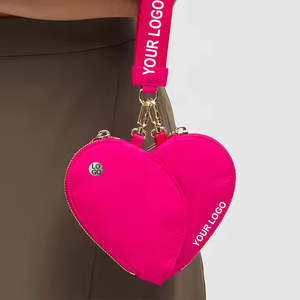 Porte-monnaie léger double cœur avec 2 poches zippées, dragonne amovible et porte-clés pour rouges à lèvres - Product Image 1