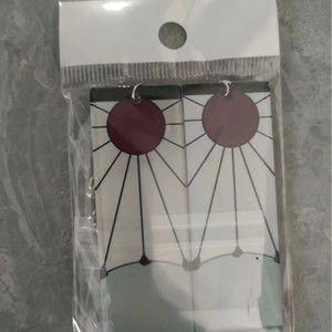Pendientes colgantes de acrílico Demon Slayer Tanjiro Kamado, diseño geométrico, regalo unisex para niños, primavera 2023 - Product Image 1