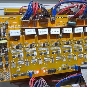 Machine de décharge et de charge de cellules de batterie Lithium-ion 18650, machine de classement de batteries 26650/32650 avec prix d'usine - Product Image 4
