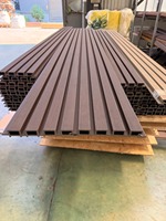 Panneaux de clôture décoratifs européens en PE, revêtement extérieur imperméable, écran d'intimité pour jardin, montage facile, résistant au soleil