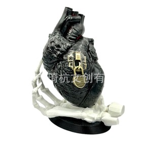 <b>Heart</b> <b>Shaped</b> Resin Craft Red Black Halloween Decoration Indoor Handmade Gift - Product Image 5