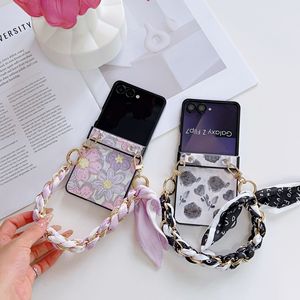 Fundas para Teléfono Resistentes al Agua con Diseño de Rosas en Lámina Dorada, Material de PC, para <span class=keywords><strong>Samsung</strong></span> ZFlip 8/7/6/5/4 y Motorola 60U - Product Image 2