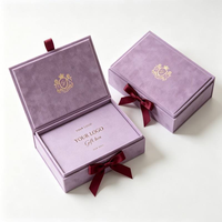 Boîtes cadeaux de luxe en velours violet avec fermeture magnétique, logo personnalisé en feuille d'or, boîte rigide en forme de livre pour cadeaux et artisanat
