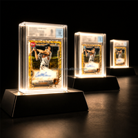 Vitrine d'exposition en acrylique lumineuse SHP pour cartes à collectionner, boîte de présentation LED avec support – Vente en gros usine