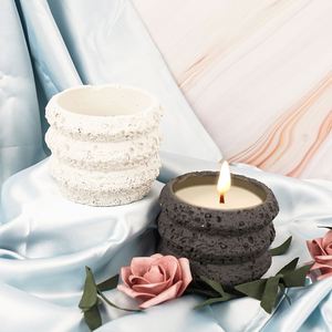 Bougeoirs et pots à bougies en céramique de luxe en porcelaine, personnalisables en taille et couleur, vides, pour la décoration intérieure et les mariages - Product Image 1