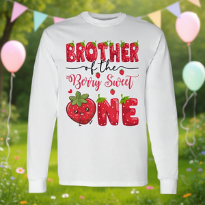 Camiseta de manga larga para el primer cumpleaños de Brother Of The Berry Sweet One Strawberry - Product Image 3