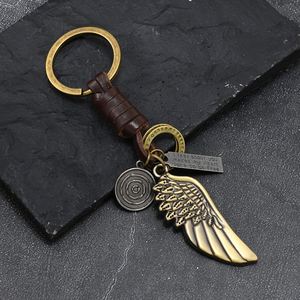 Llavero de Metal con Colgante de Pluma Retro de Ala Derecha, Hecho a Mano, Personalizado, de Aleación, Versátil, para Regalo - Product Image 1